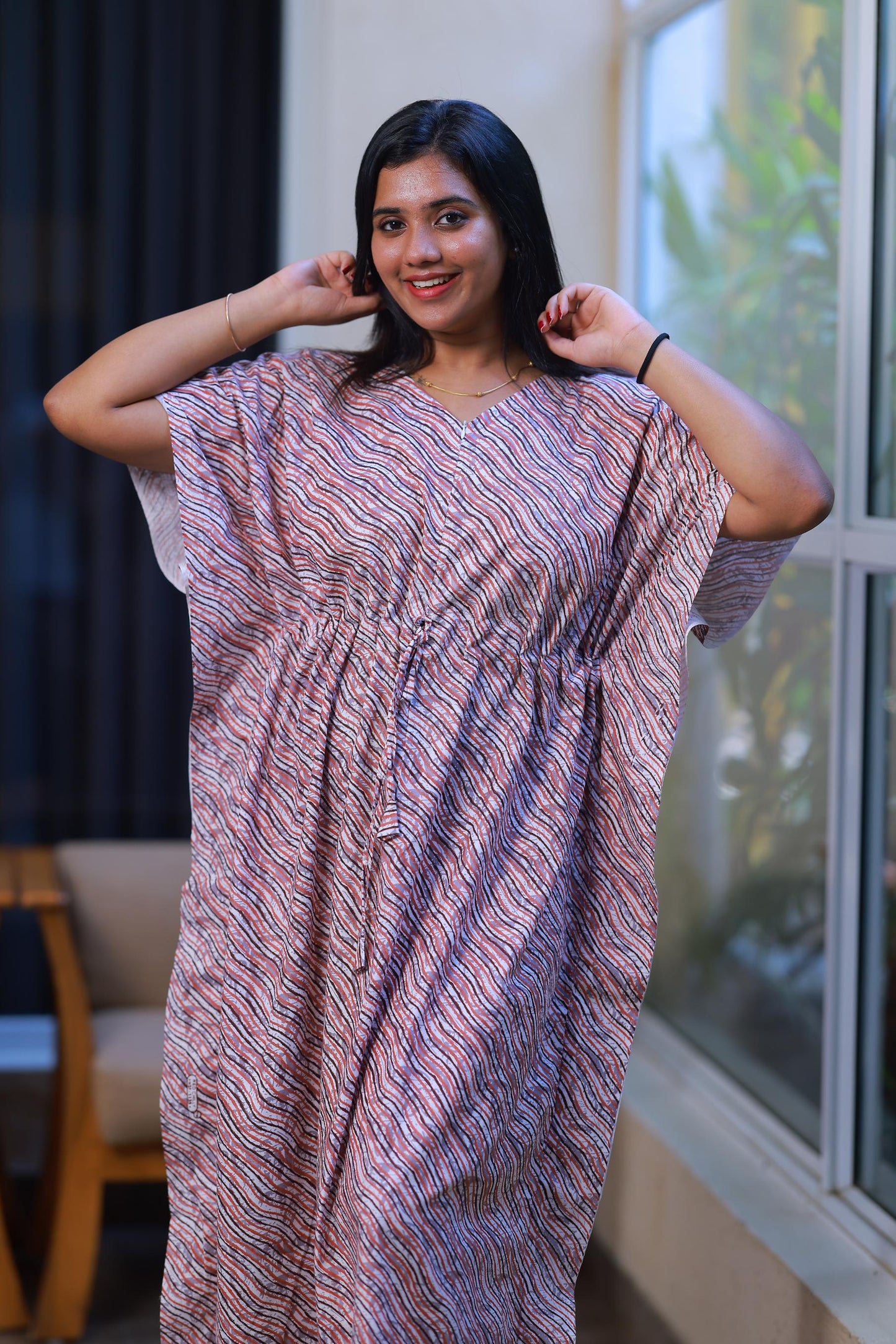 Brown With White Slite Line Design kaftan center zip