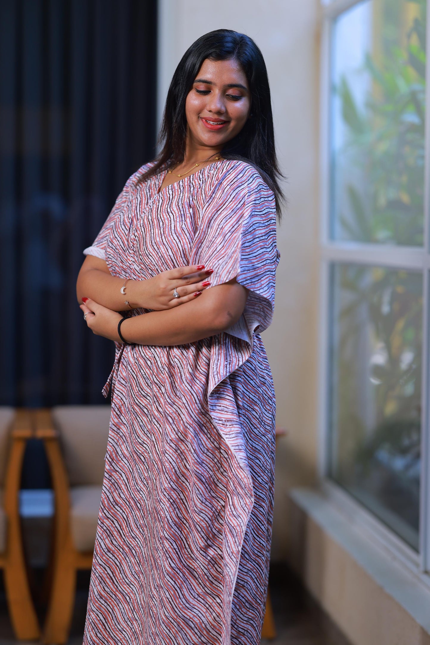 Brown With White Slite Line Design kaftan center zip