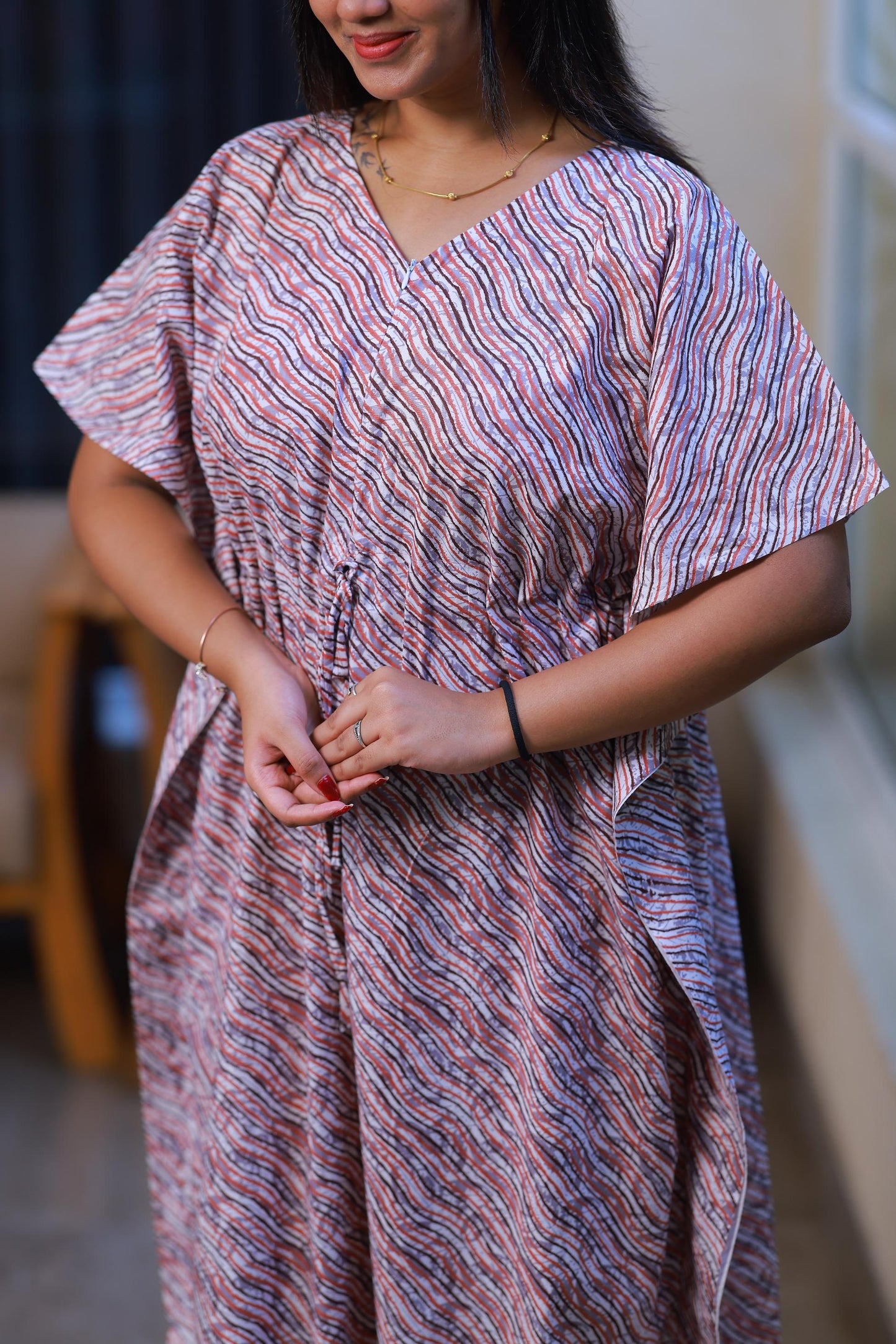 Brown With White Slite Line Design kaftan center zip