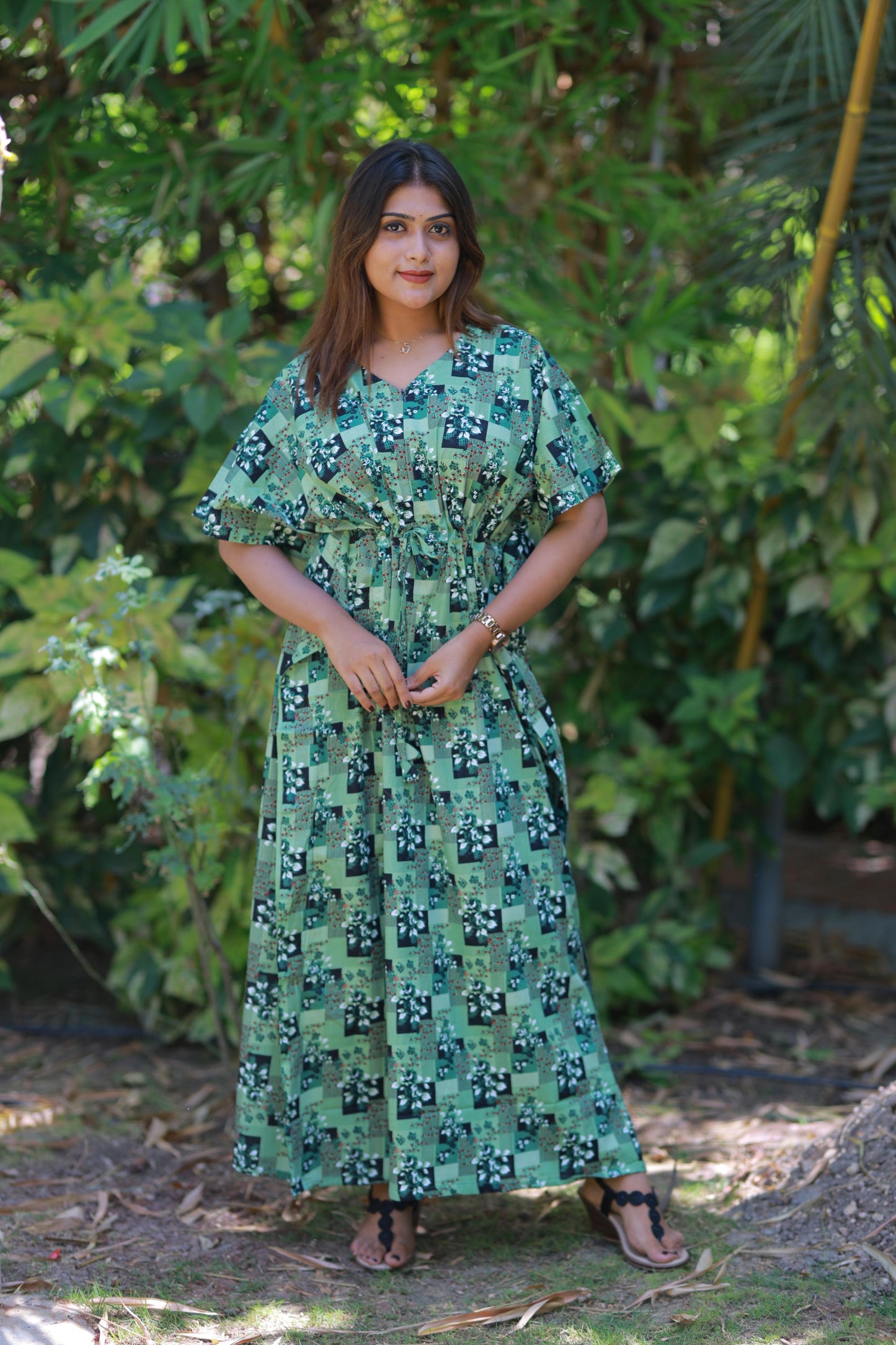 Light Green Floral Design casual cotton kaftan with center zip