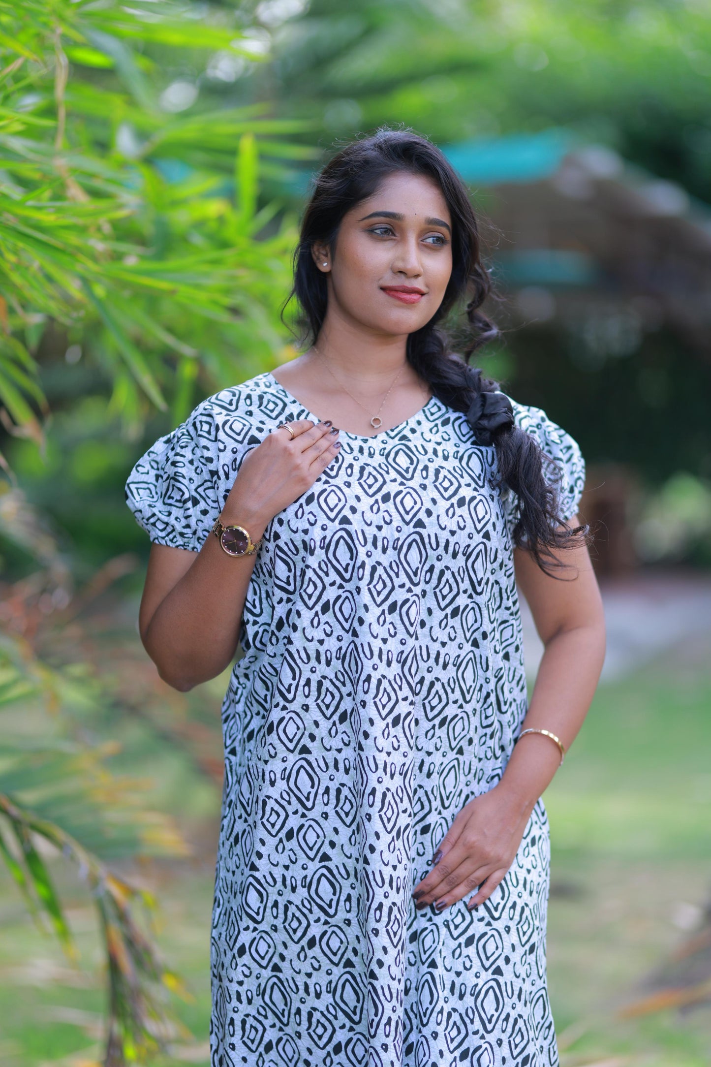 White  WIth Dark Green  V Neck Puff Sleeve   Without Zip Nighty