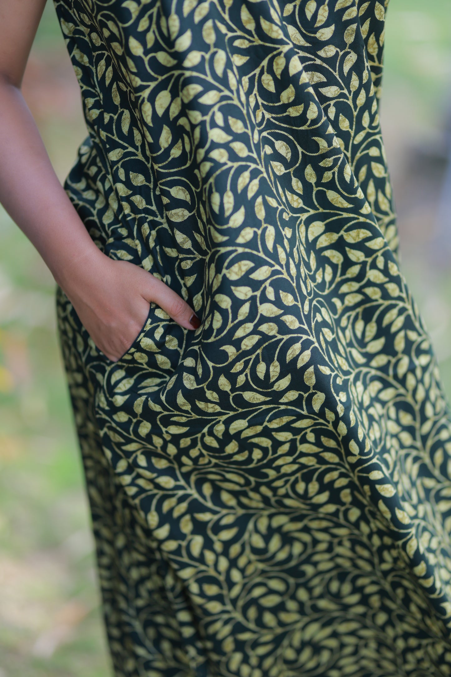 Dark Green With Yellow Pattern V Neck Puff Sleeve Without Zip Nighty